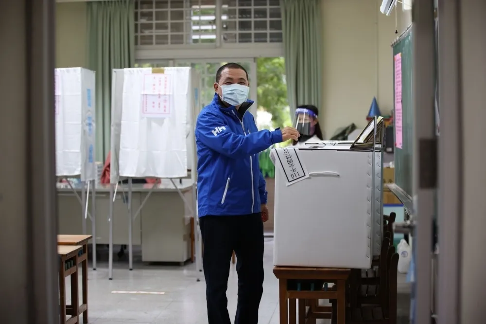 韓國瑜出新書為桃市長選戰鋪路？　侯友宜：尊重個人生涯規畫
