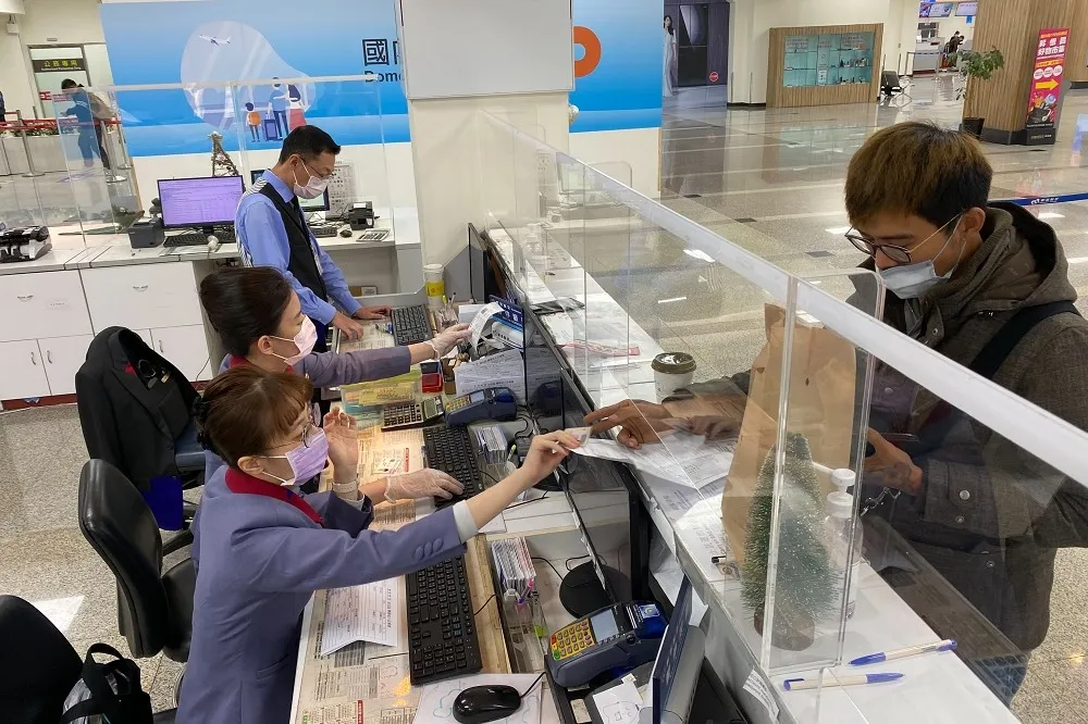 前往離島旅客注意了　即日起免填健康聲明書