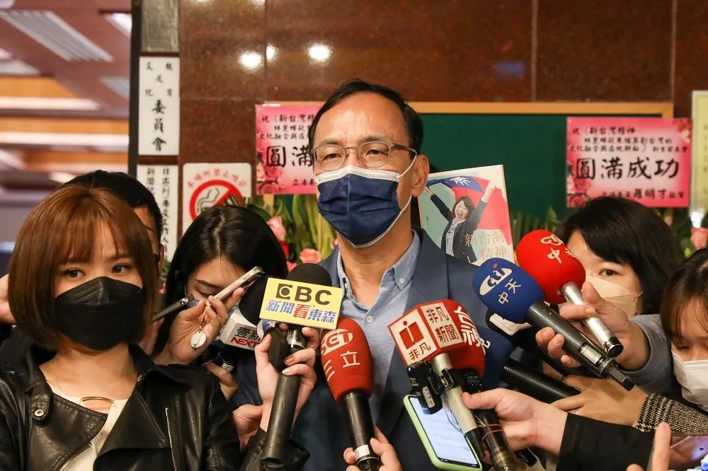 朱立倫預告韓國瑜「還有積極作為」　酸劉家昌批漢奸不如寫歌鼓勵人心