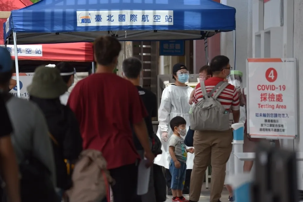 單周23例Omicron撲台！累計27例全遭突破性感染　首見「味覺異常」症狀