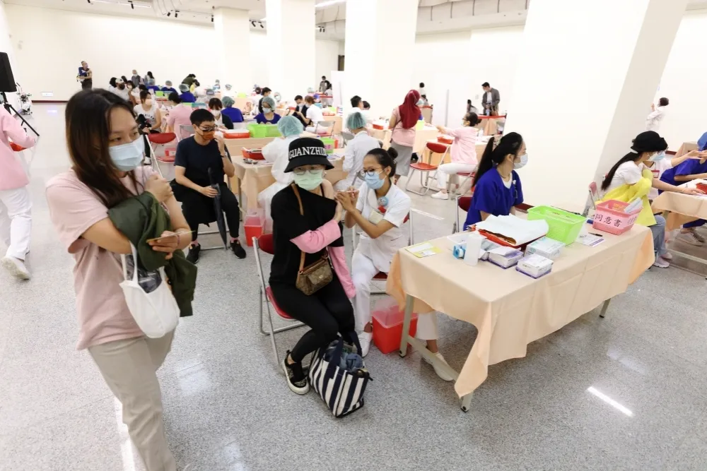 【快訊】今+16境外「美國佔8例」　我空手道團再+1中鏢「已12人染疫」