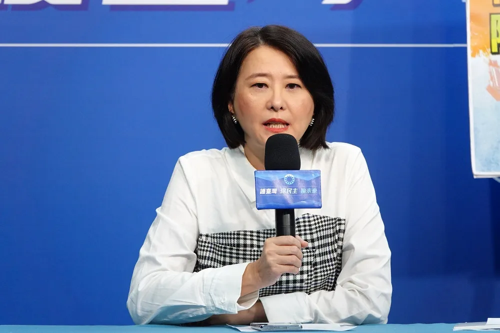 林智堅棄選王鴻薇盼他「說到做到否則退出政壇」　網留言狂酸：阿姨妳沒那麼偉大