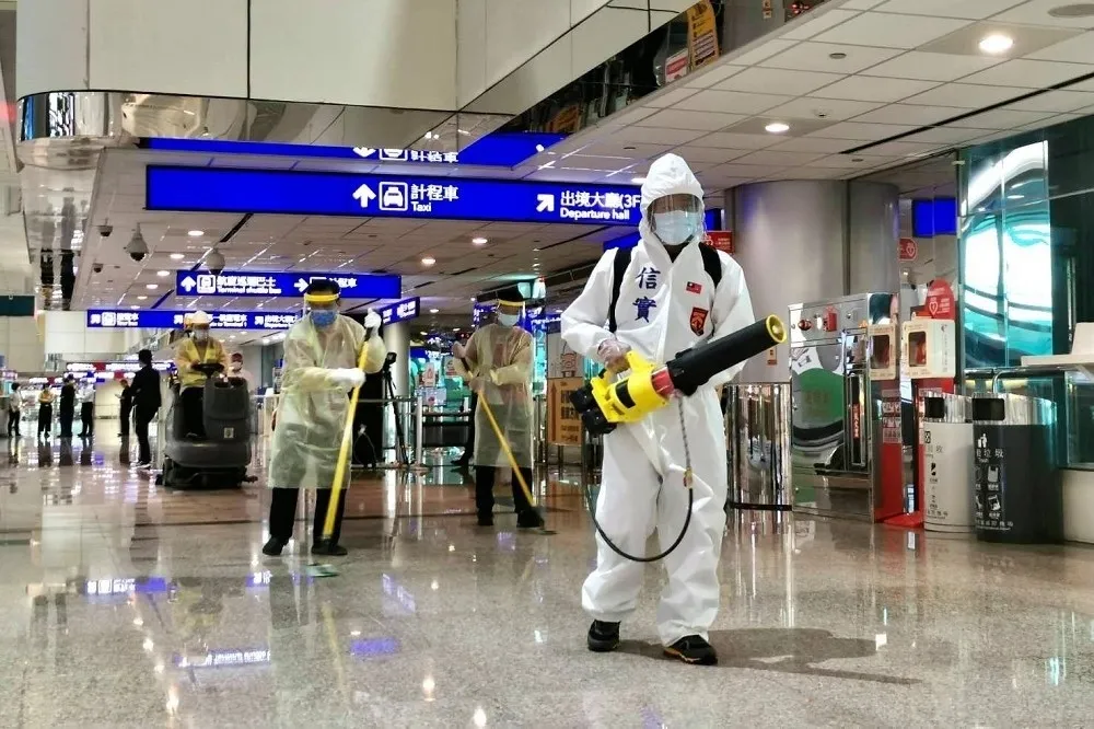 【快訊】桃機再傳1清潔工確診！累計5例群聚感染　指揮中心下午說分明