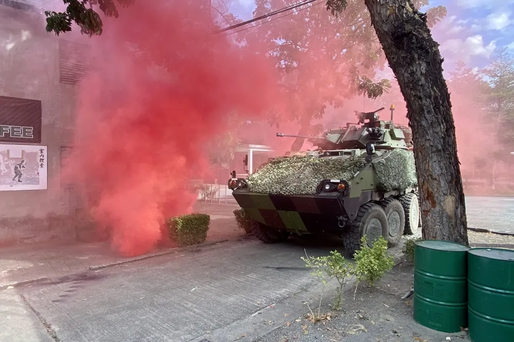 【國軍春節巡弋Day 2】帥炸！陸軍排級城鎮攻防戰訓登場　全程採實兵模擬接戰