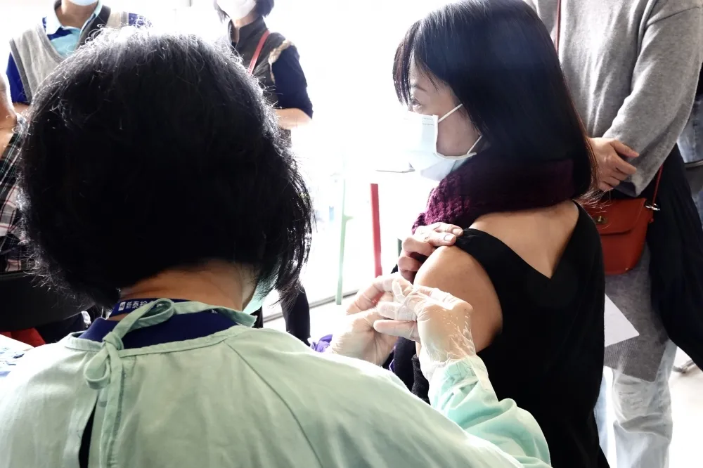 專家共識第3劑縮短只隔「3個月」　指揮中心7日宣布