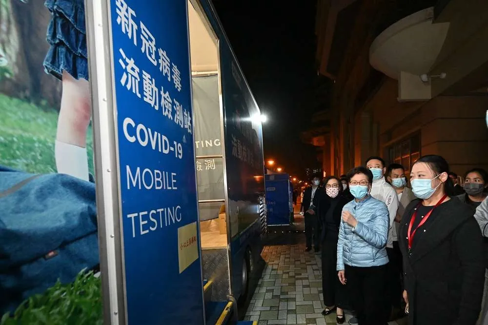 香港國泰空姐染疫引爆「跳舞群組傳播鏈」　波及數名港府高官與人大代表