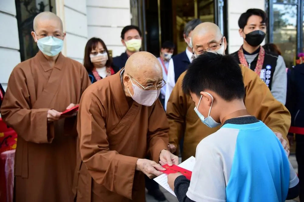 惠中寺送暖逾千戶福田戶
