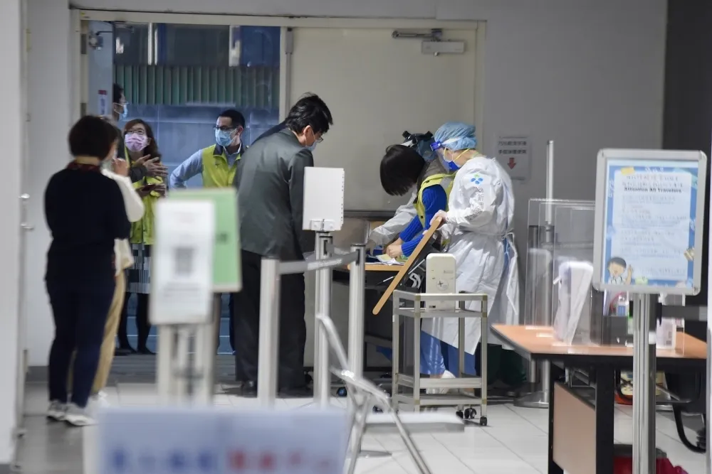 【二級警戒延至1/24】運動、唱歌、拍照恢復戴口罩　宴席不得逐桌敬酒