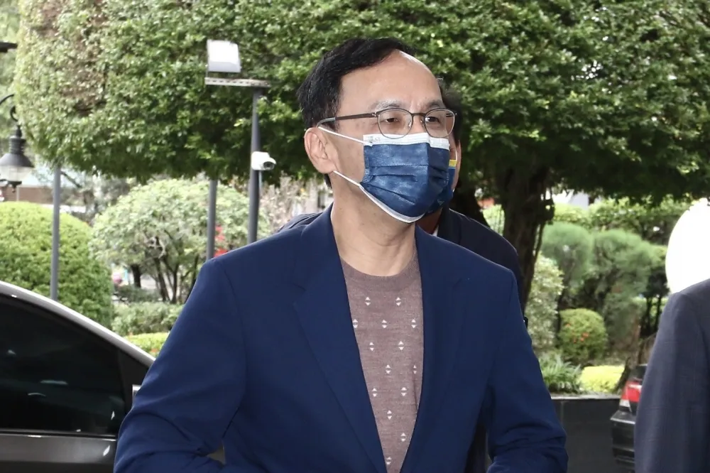 朱立倫缺席記者會臉書被灌爆　藍粉專嗆「一個月輸3次，該追究戰犯了嗎？」