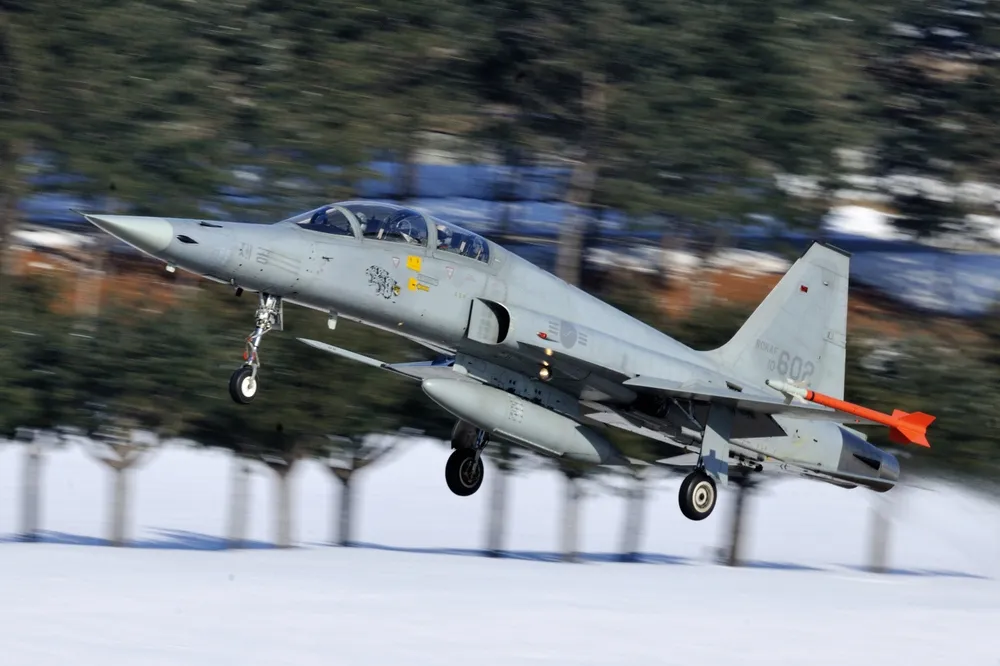 南韓驚傳F-5E戰機墜毀　空軍證實飛行員殉職身亡