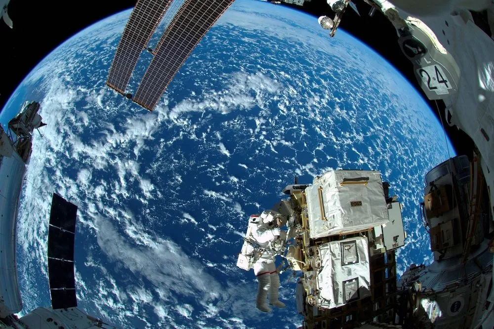 【千萬別抬頭】未來兩世紀最接近！　一公里大「小行星7482」下週經過地球