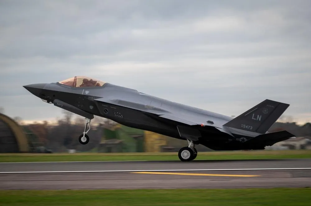 【汰換F-16】不放棄採購F-35機會　泰國政府支持114億戰機升級計畫