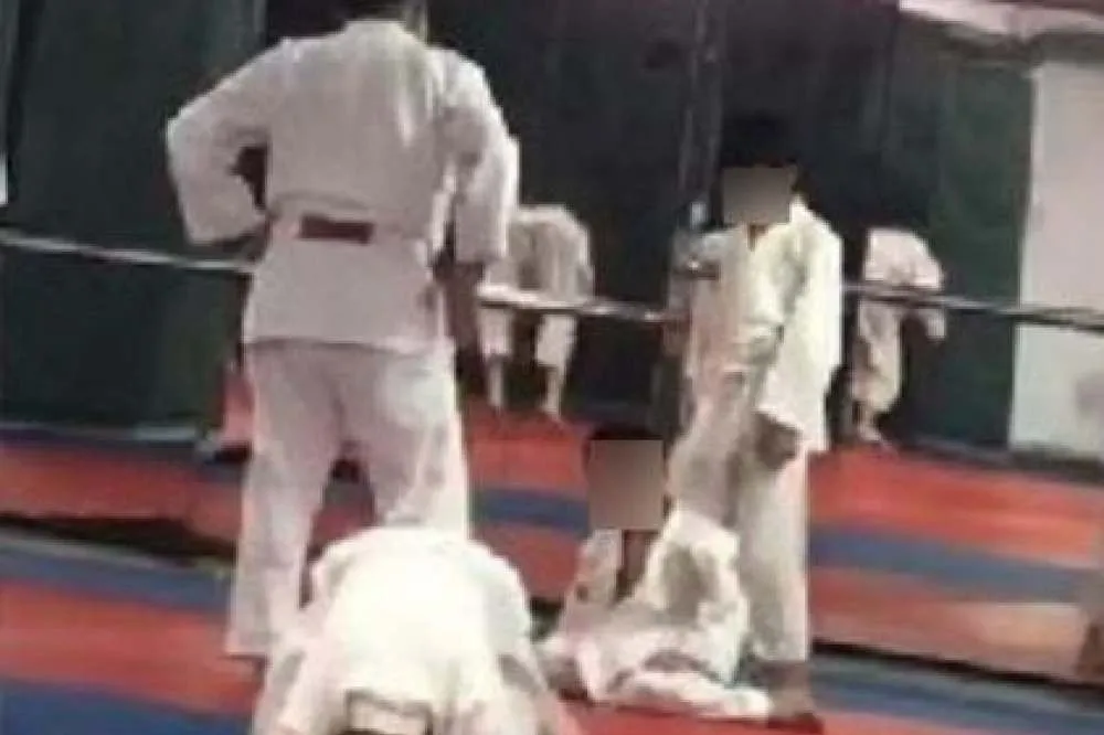 小1男童遭柔道教練狠摔27次！腦部重創70天後不治　母提告求償1800萬