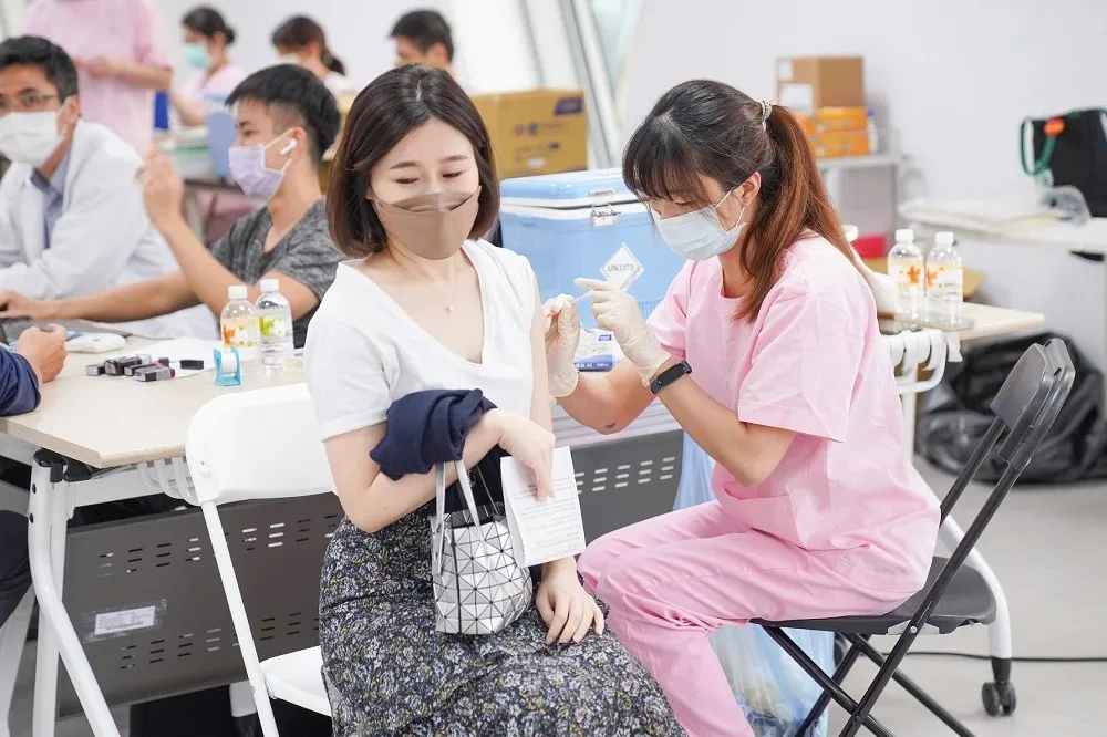 【20期疫苗懶人包】今10點開搶！誰可接種？怎預約？　9大Q＆A一次看