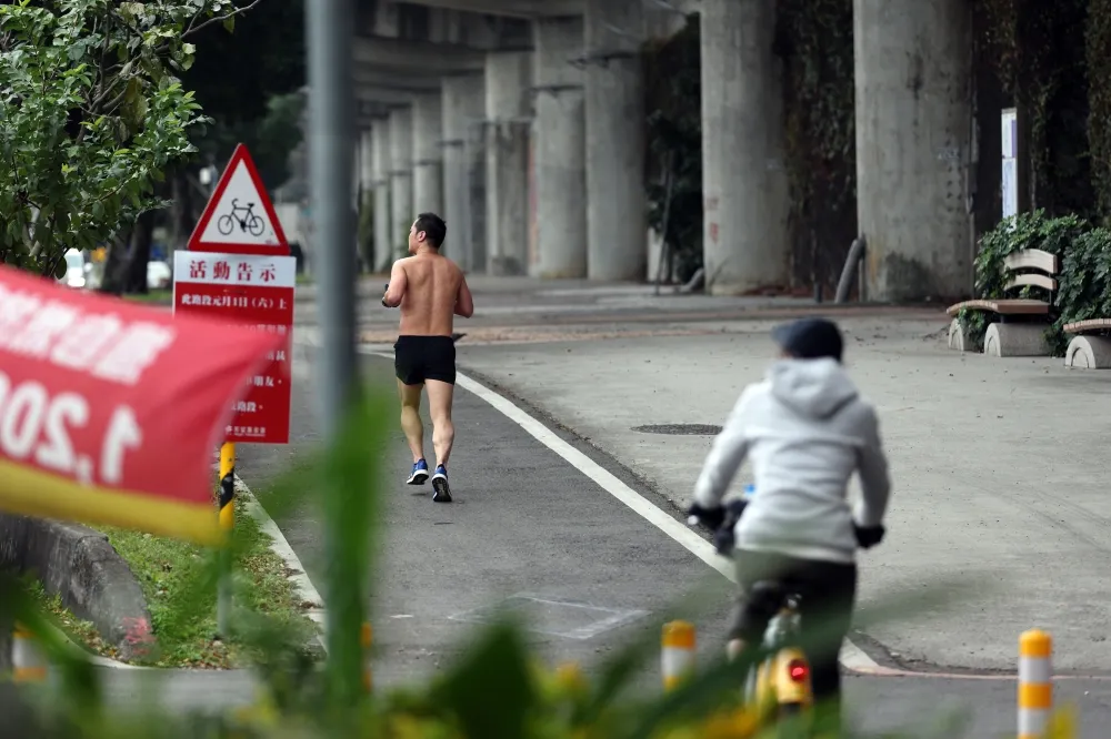 今飆28°C出遊玩起來！　明起雨彈再襲轉濕冷