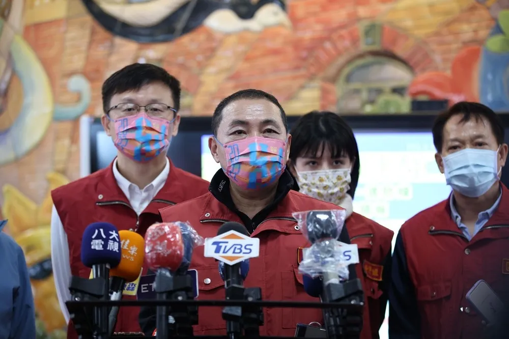 【新北+2】亞東醫院醫護「感染源不明」　北市仁愛醫院護理師男友也中鏢
