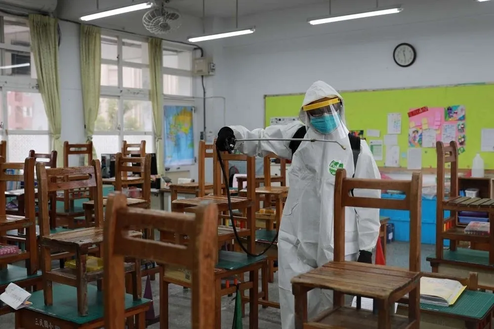疫情燒不停！竹市某國小家長確診　班級預防性停課1天