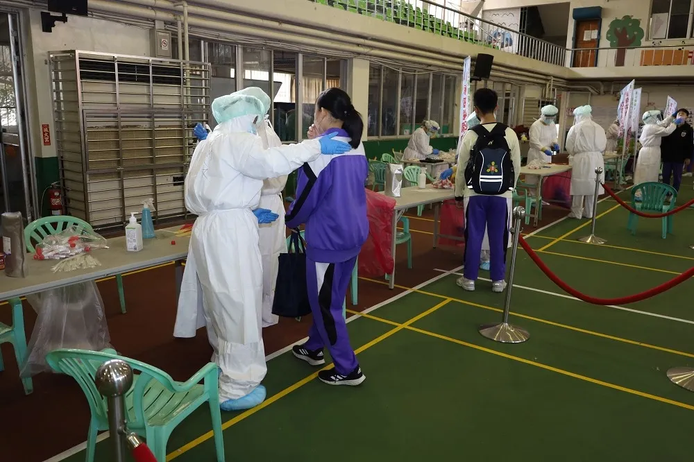 明新科大等3校採檢結果出爐　竹縣加強防疫措施：教室採梅花座