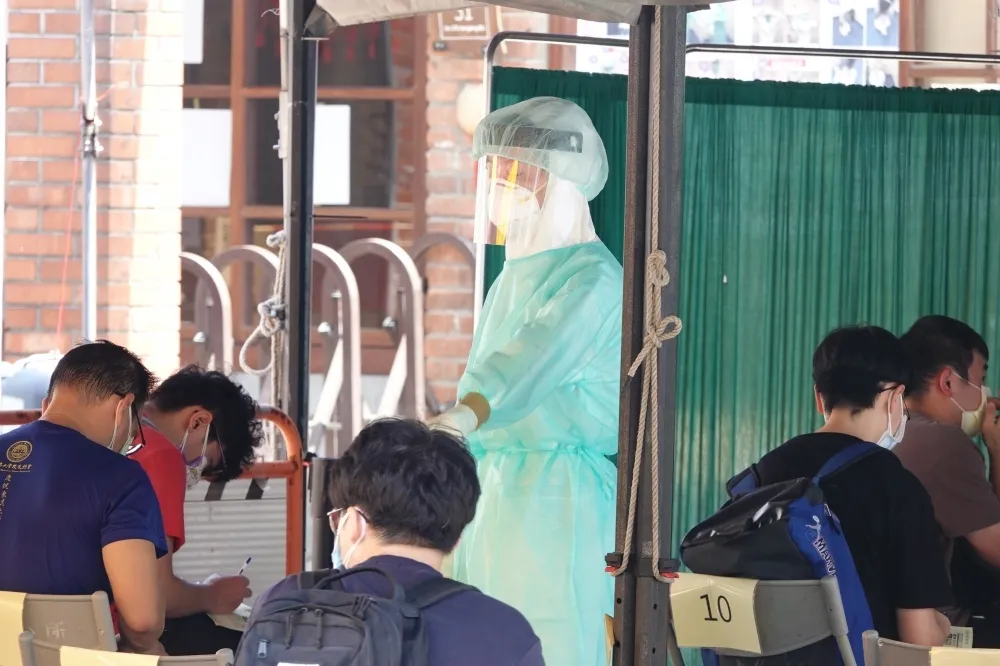 疫燒東吳大學　21日擴大採檢1117人PCR結果出爐