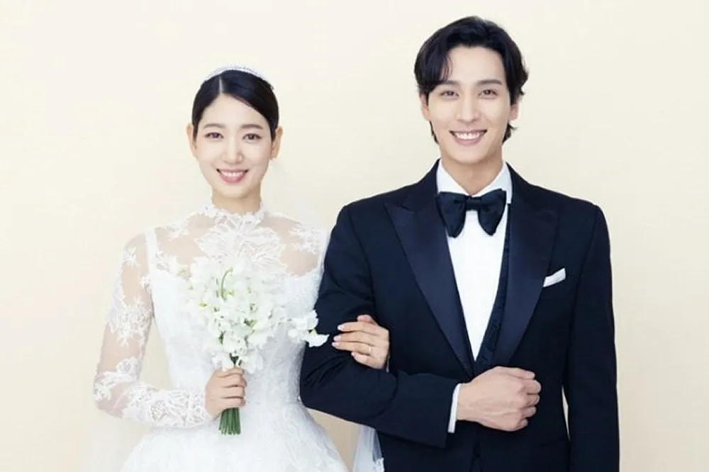 韓流女神朴信惠今天帶球嫁　與老公崔泰俊婚紗照曝光「宛如韓劇畫面」
