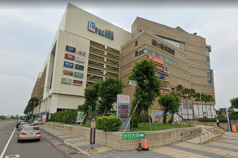 【高雄+8】「猛爆性足跡」曝光！　夢時代、旗津市場、鼓山渡輪站33處中招