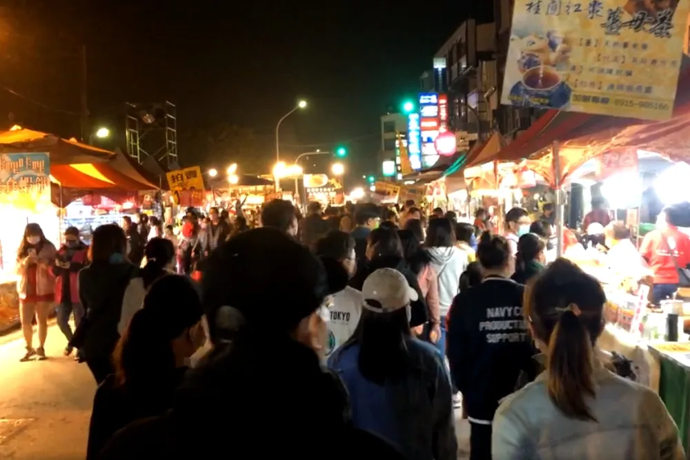 【台南+2】確診足跡知名善化肉圓店也列入　「新化年貨大街」急清消休市2天