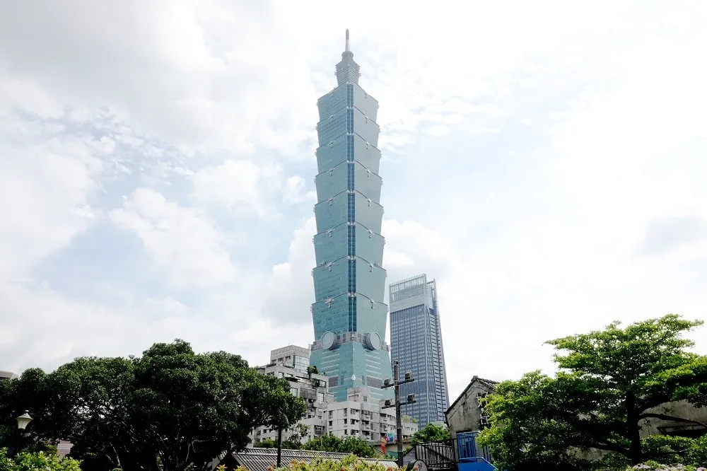 【快訊】LV男裝派對傳有確診　台北101宣布26日休館大清消