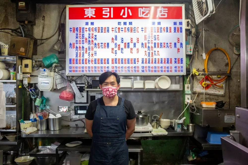 「東引小吃店」填飽夜貓族的心靈　透過外送也能品嚐回憶中的好味道