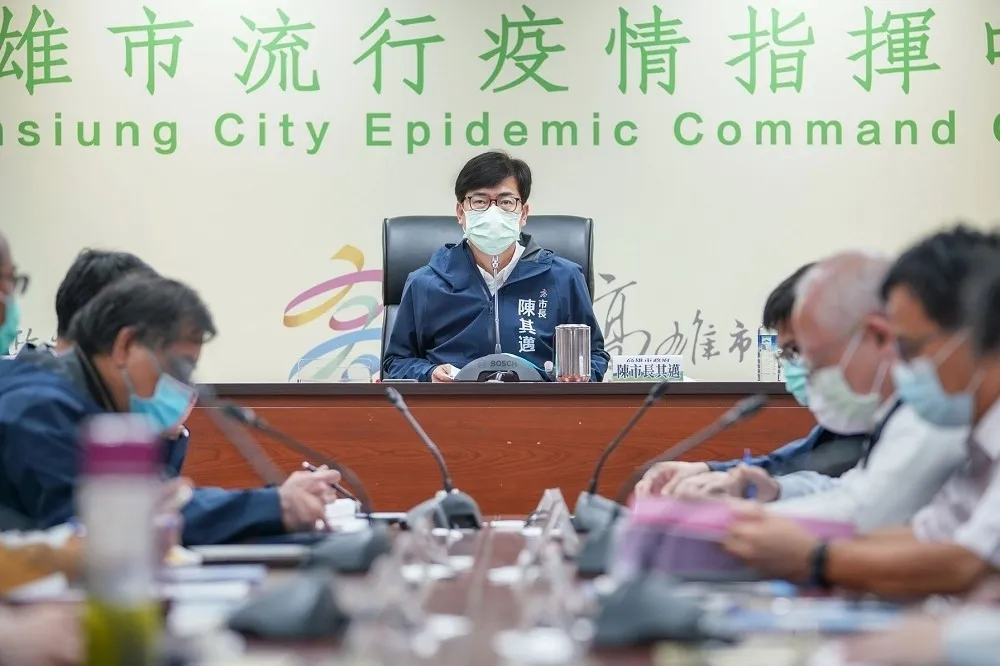 母湯喔！高雄港2司機脫罩鬥毆　陳其邁：有人因吵架確診「拜託盡量不要」