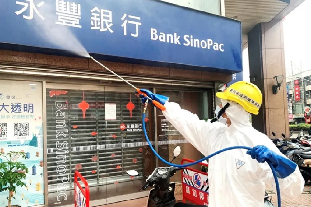 礁溪飯店傳播鏈燒進台南　永豐銀確診行員來去銀行、超商、異人館6處