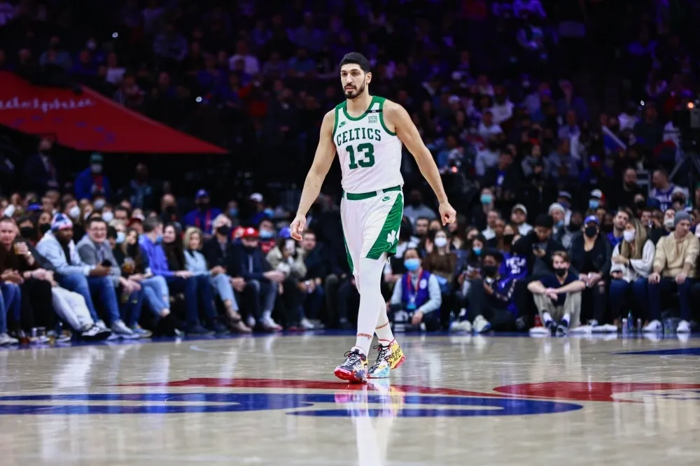 【有片】NBA球星坎特盛讚蔡英文堅定抗中　「她是我的英雄、我看到希望」