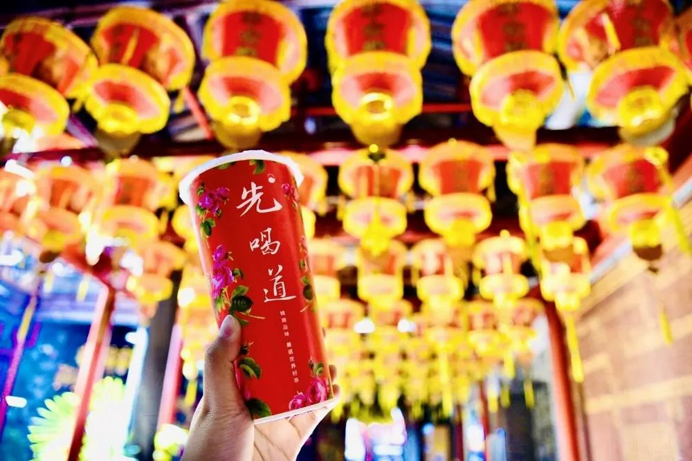 先喝道推開工日優惠　貴婦最愛玫瑰鮮奶拿鐵第二杯半價
