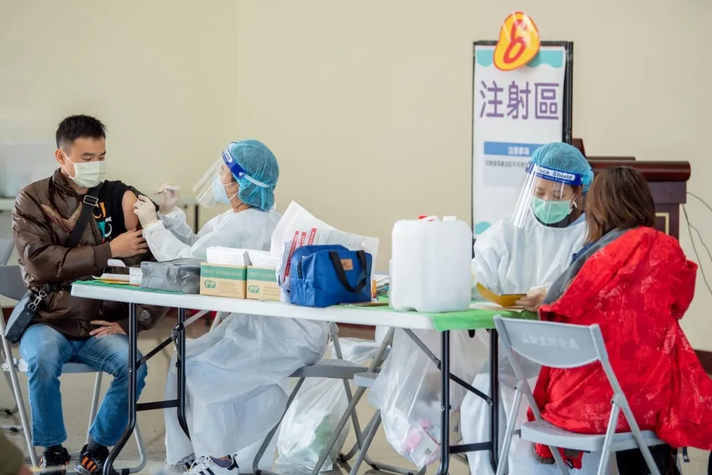 桃園幼兒園延至2/14開學　另增開2接種站供打BNT、高端疫苗