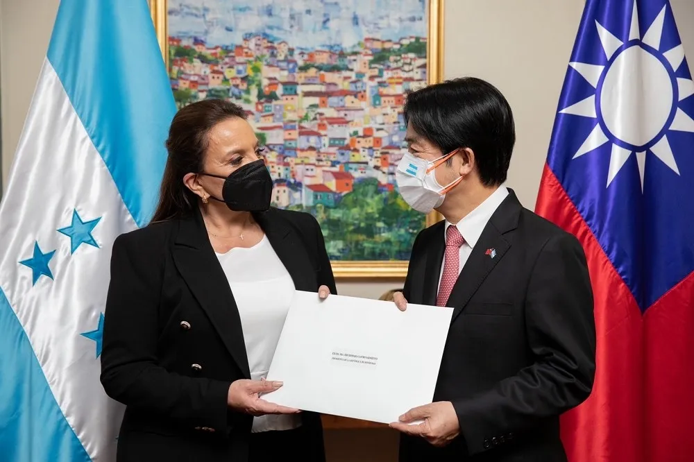 宏國總統新冠確診！賴清德今晨篩檢陰性　蔡總統慰問祝福