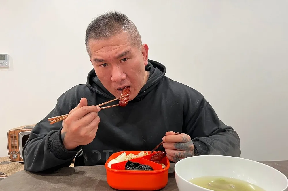 館長說話太嗆傷到自家生意！預購手錶不給退　館粉怒告求償勝訴