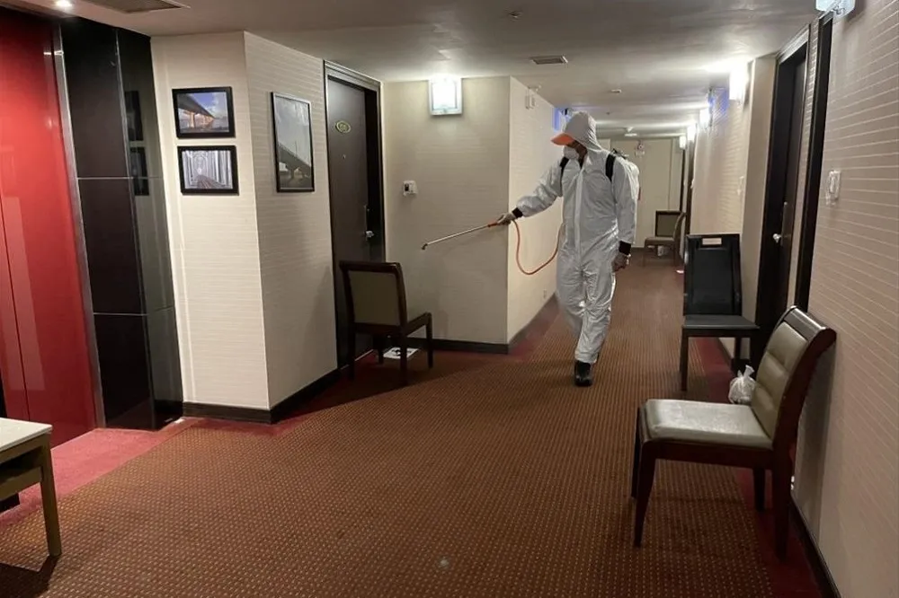 已8旅館交叉感染！居隔者狂爆「陰轉陽」追禍首　陳時中這樣回