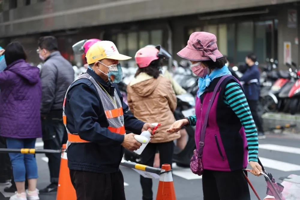 【快訊】「嘉聯益」疫爆！本土+37例　境外增46例