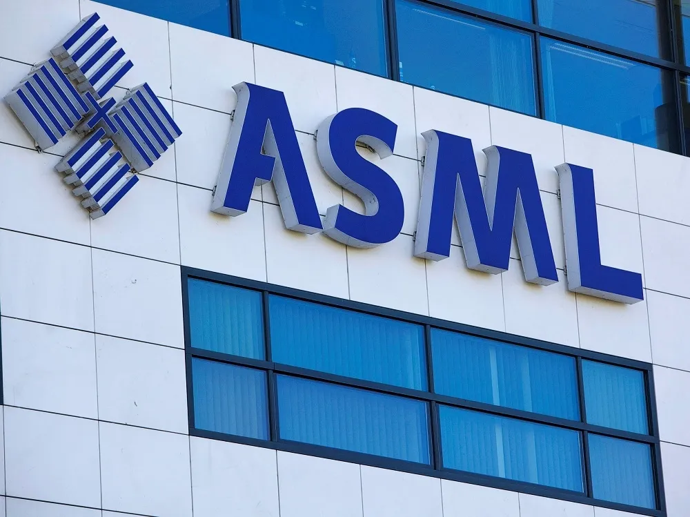 半導體光刻機全球龍頭ASML警告：　中國企業偷賣侵權產品