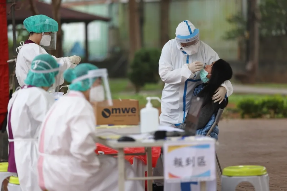 新北高屏染疫家族會師台中走春　匡列61名接觸者採檢全陰性
