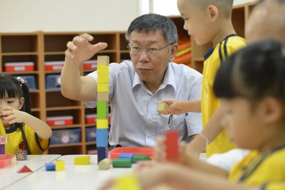 柯文哲喊可研議學美國讓5-12歲打疫苗　陳時中：利大於弊再說