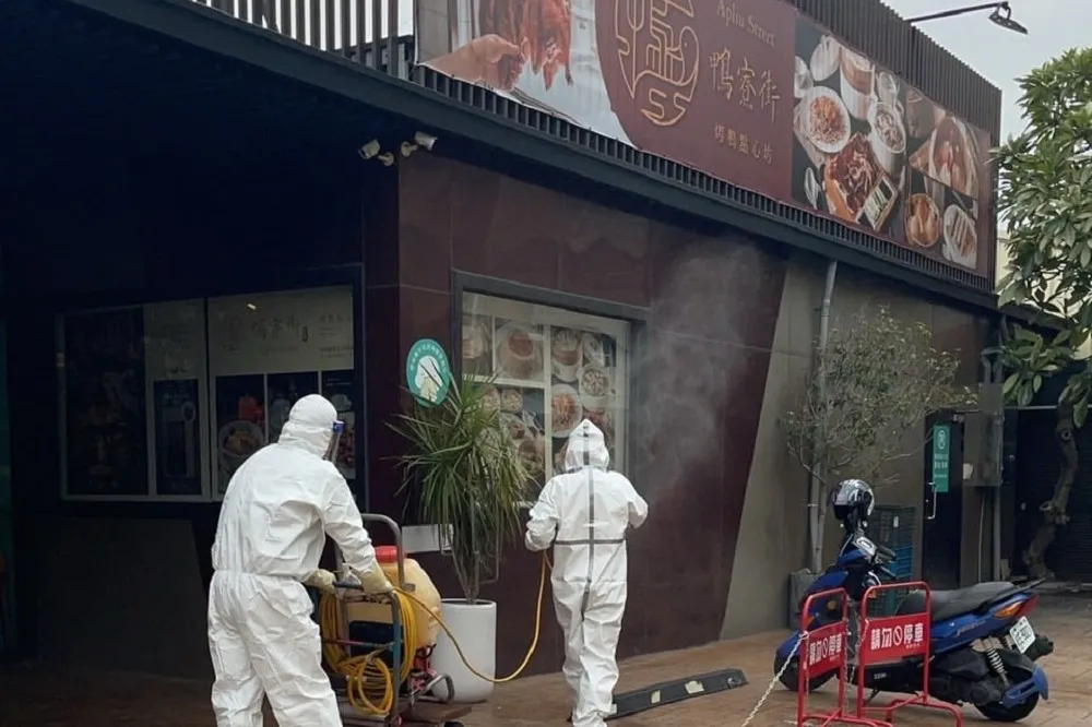 【高雄+3】鳳山母子、紅茶店男店員足跡多　烤鴨店等14處上榜