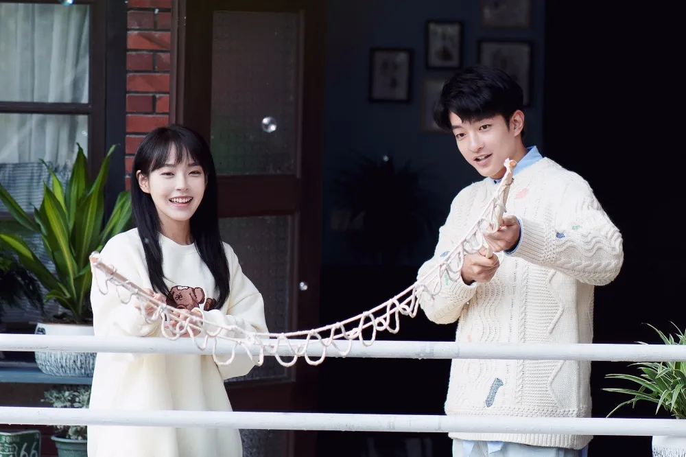 【曾逼前女友當性奴】中國男星屈楚蕭《一閃一閃亮星星》深情逼哭全網　電影版非他不可大翻身