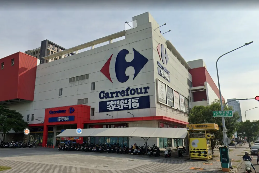 【高雄+2】國巨楠梓廠員工確診！匡列392人採檢　足跡遍及家樂福、黃昏市場