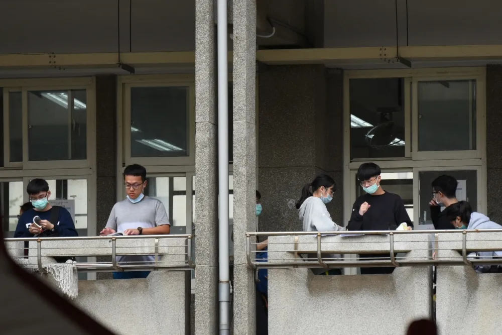 學測答案卷畫「哆啦A夢」被扣1級分　5766名考生未簽名也違規