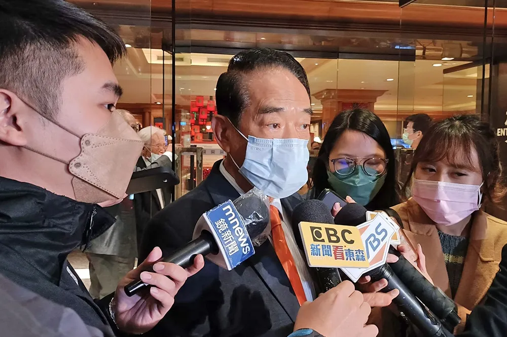 宋楚瑜駁4億黑錢存瑞士　怒轟「藍白合把我扯進去！」
