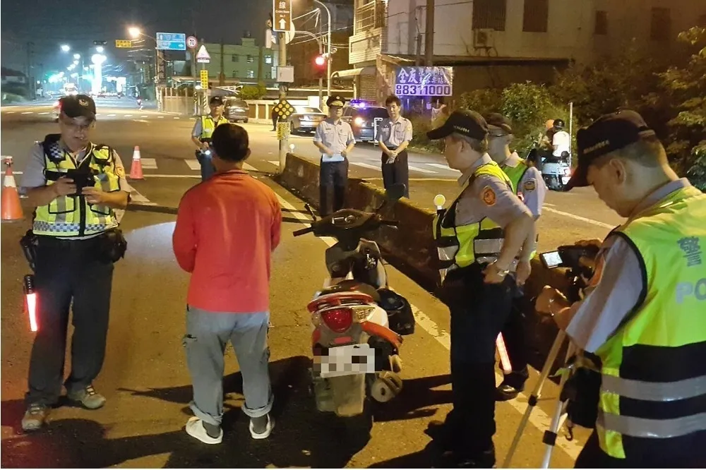 酒駕肇事拒酒測遭警「強制抽血」　大法官判違憲