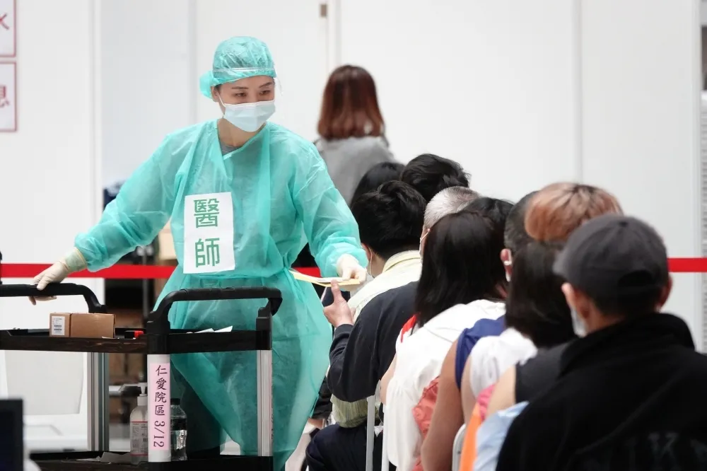 第25期接種第3劑疫苗開打了　3/2至3/4預約分流規則一次看