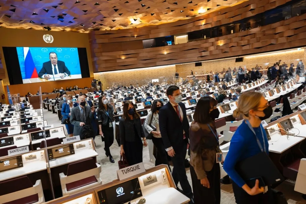 【有片】俄國外長聯合國演說逾40國代表離席　抗議俄羅斯侵略烏克蘭　