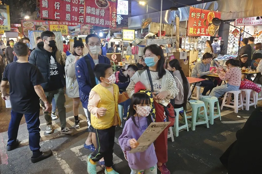 【快訊】本土+2「皆居隔陰轉陽」　境外再冒出47例