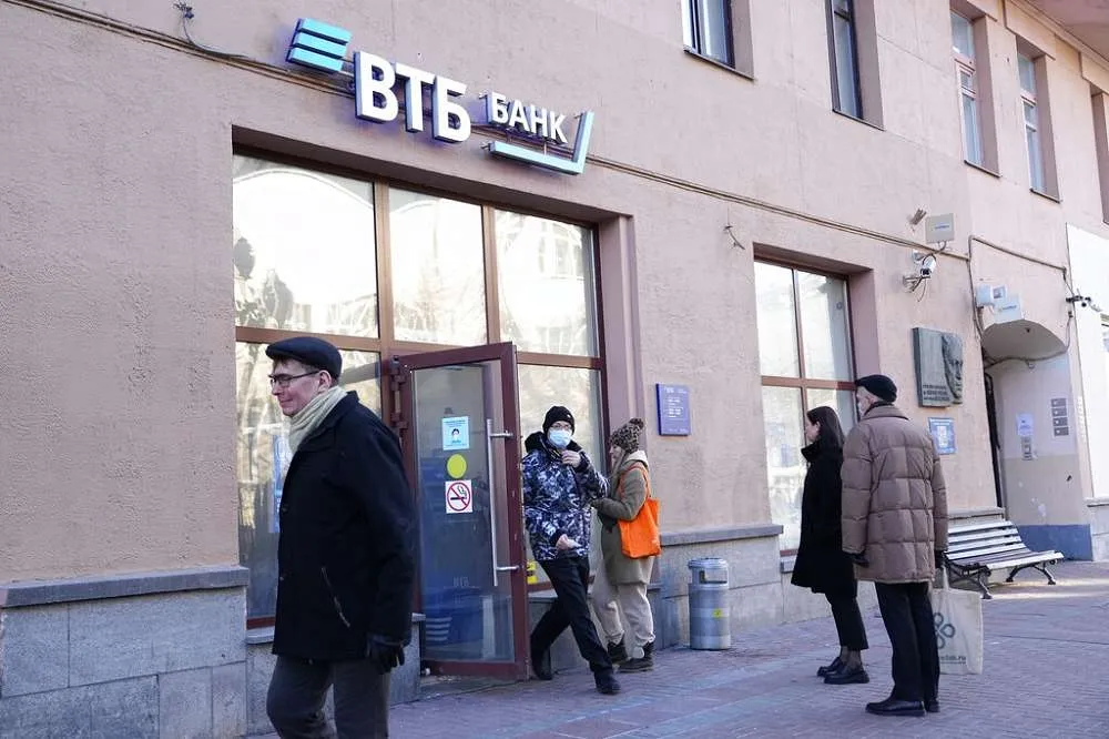俄羅斯經濟管制升級：禁止外資出售資產、出國不得帶超過一萬美元